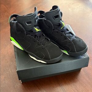 Jordan Kids Black and Neon Green Sneakers